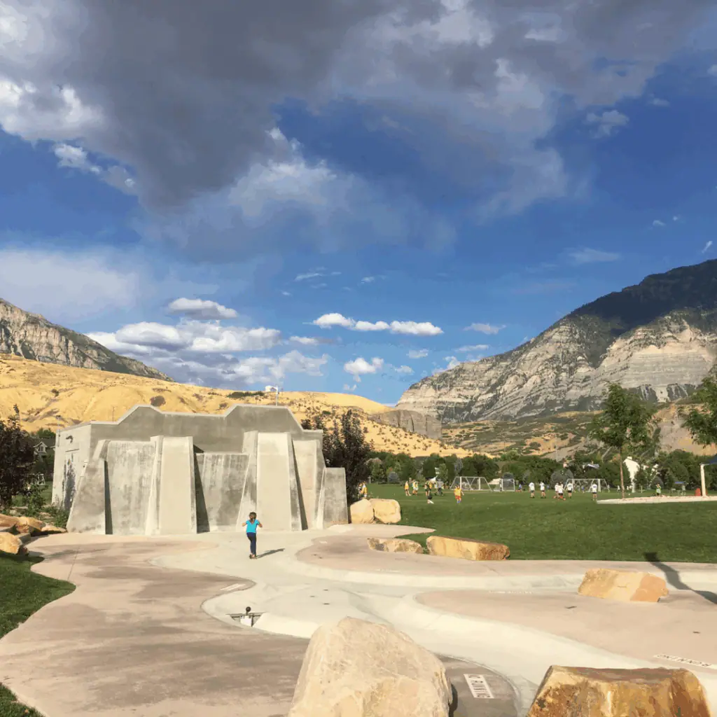 Another view of Palisade Park's splash pad and surrounding park space.
