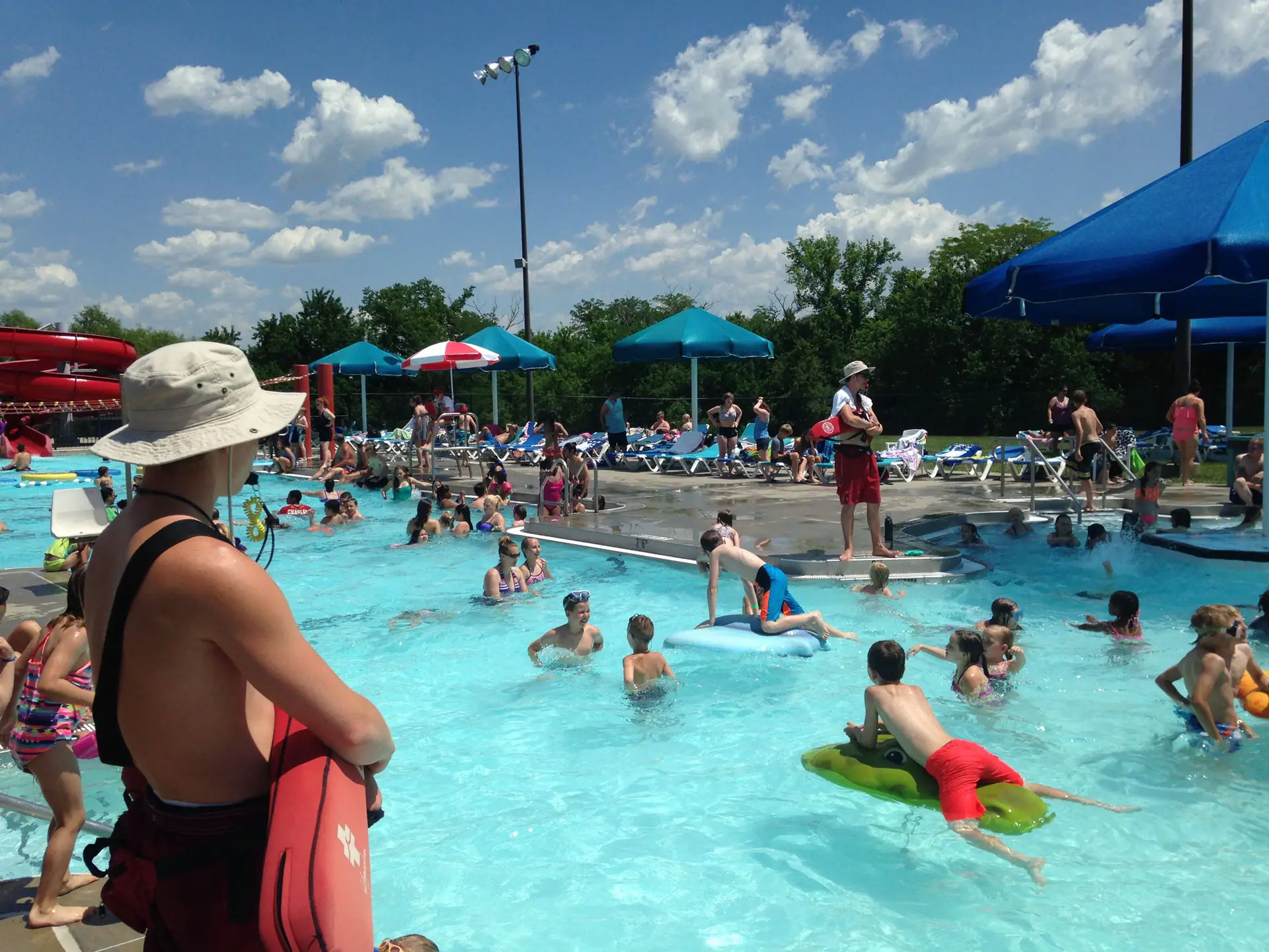 Bonner Springs Aquatic Park pool and splash play area.