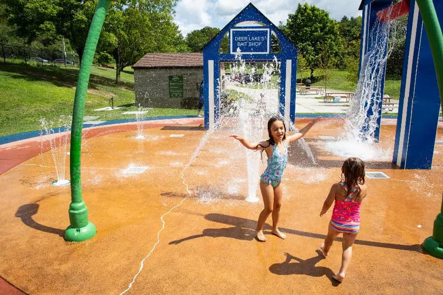 Official Deer Lakes Spray Park photo from Allegheny County.