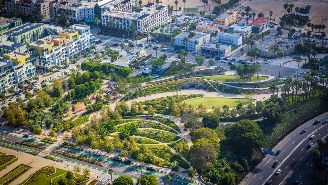 Aerial view of Tongva Park in Santa Monica, home to a seasonal splash pad.