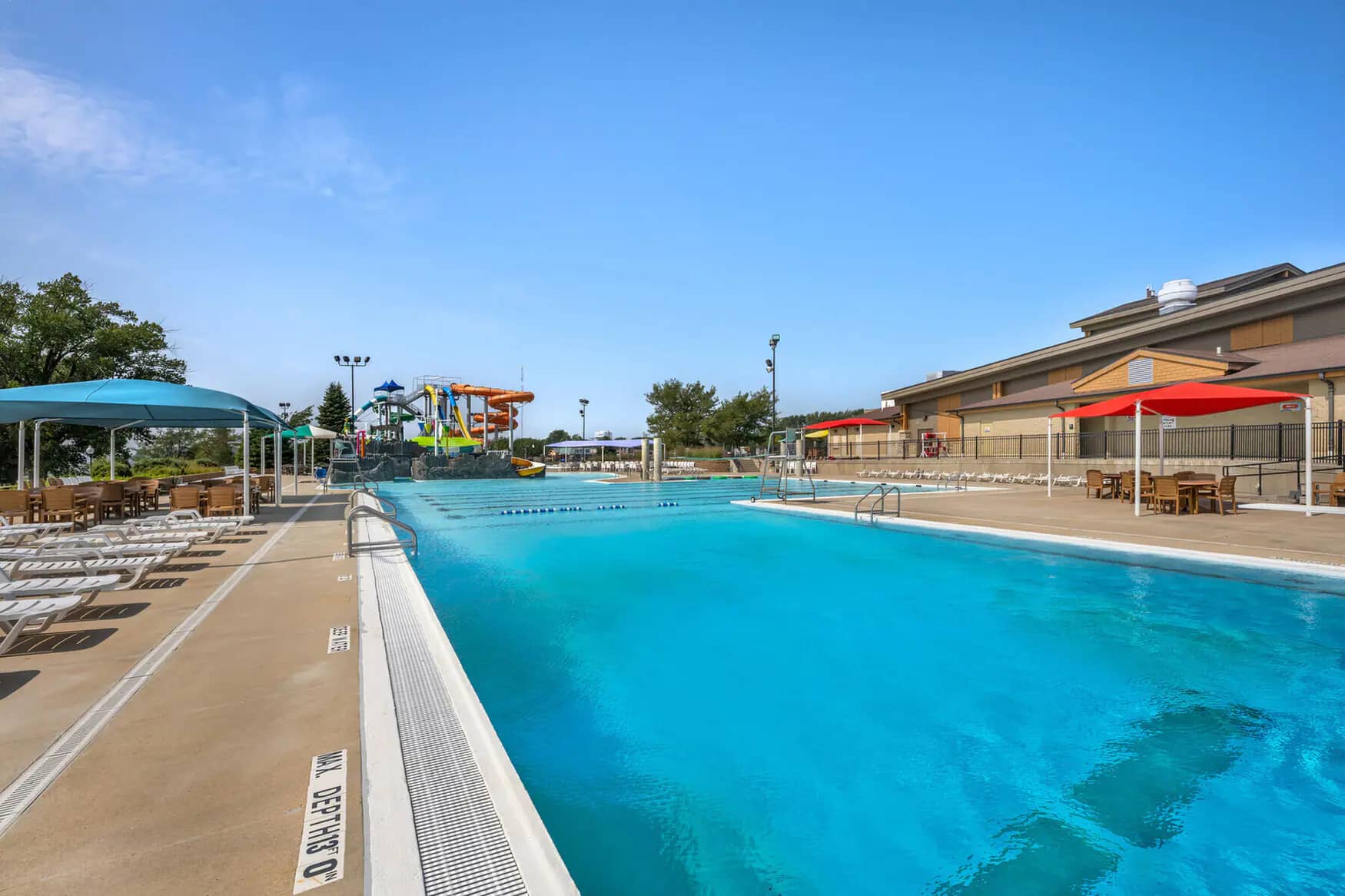 Outdoor waterpark area at King's Pointe Resort in Storm Lake.
