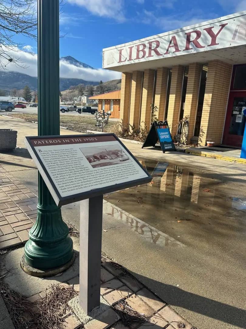 Amenities near the Pateros Mall splash pad including civic and downtown services.