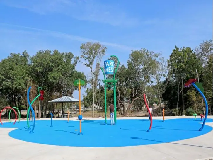 Official image of Park West Splash Pad in Seguin.