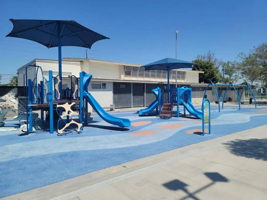 Outdoor facilities at 109th Street Recreation Center.