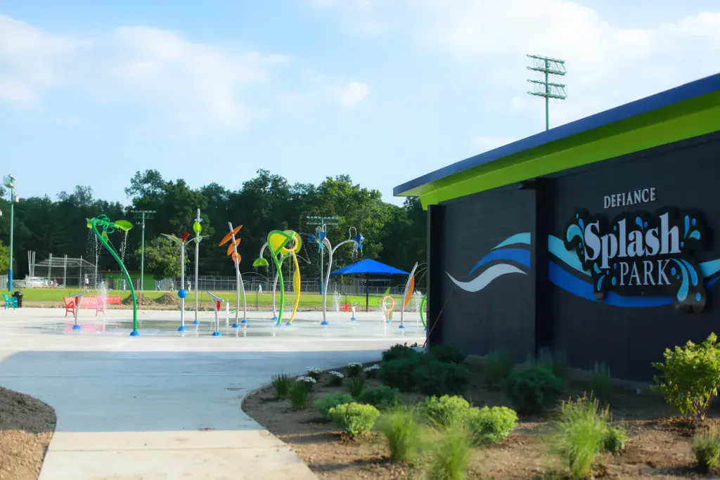 Entrance view of the Defiance Splash Park at Bronson Park.