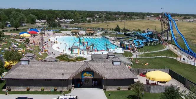 Summer aquatic facilities announcement image used by the City of Grand Island for splash pad season information.